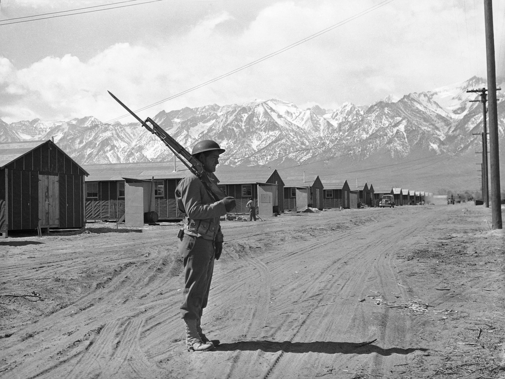1942: Manzanar, California